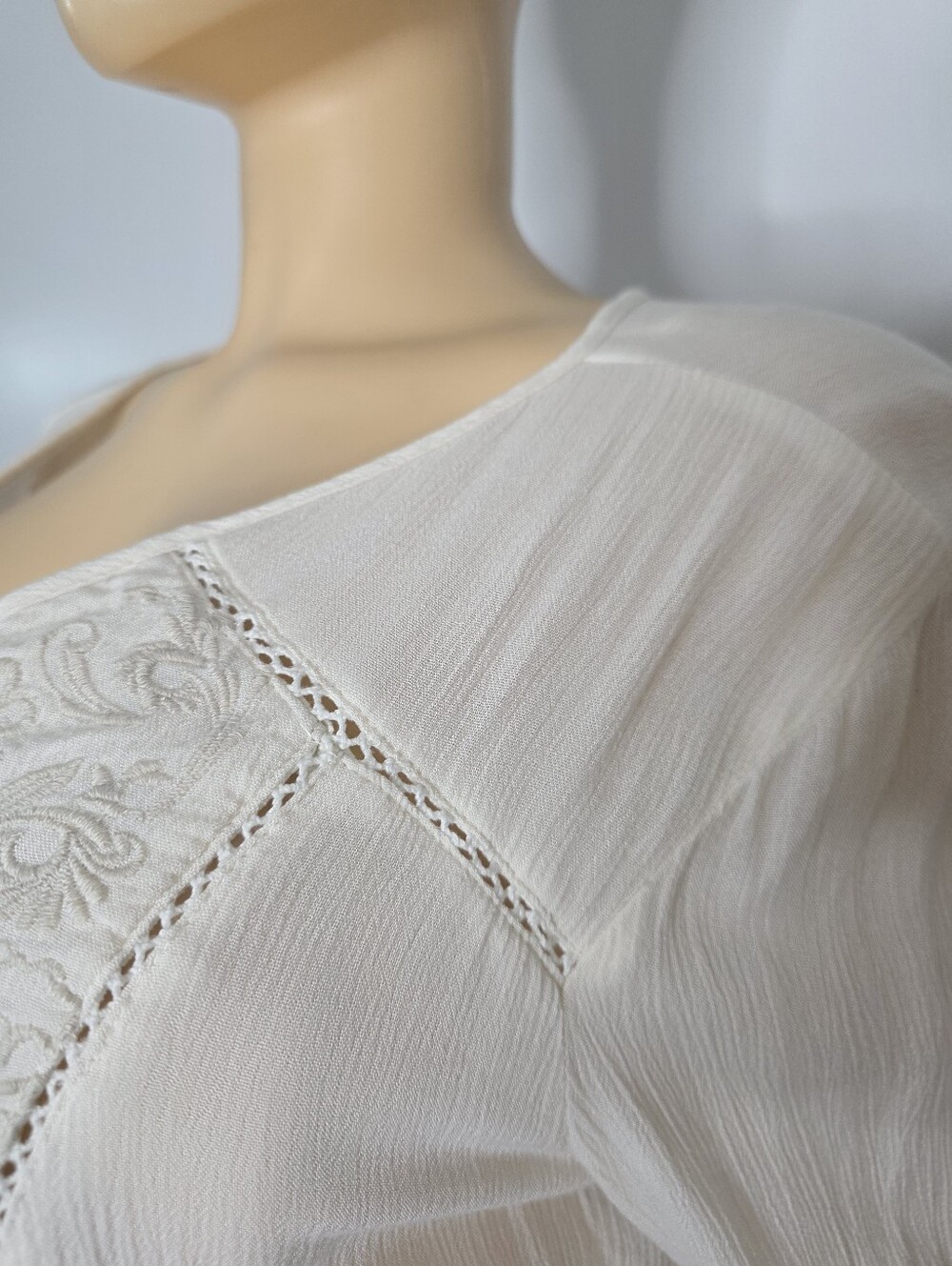 Style & Co. Cream Embroidered Peasant Blouse Size US/M - Picture 7 of 16